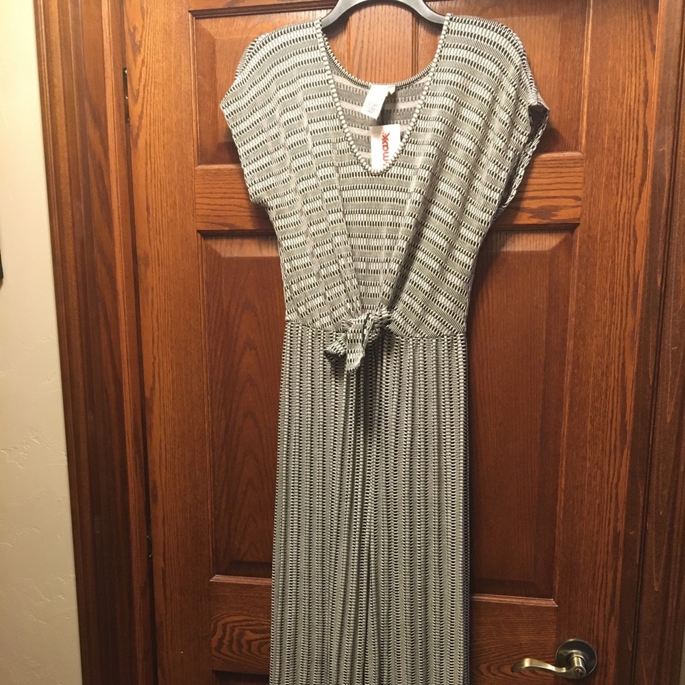 Black and White Romper-M/L
